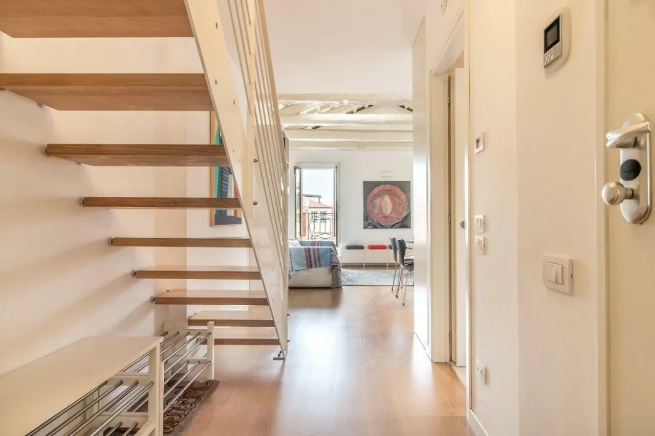 Carmini Canal View & Lift By Lionhost Venice Apartment