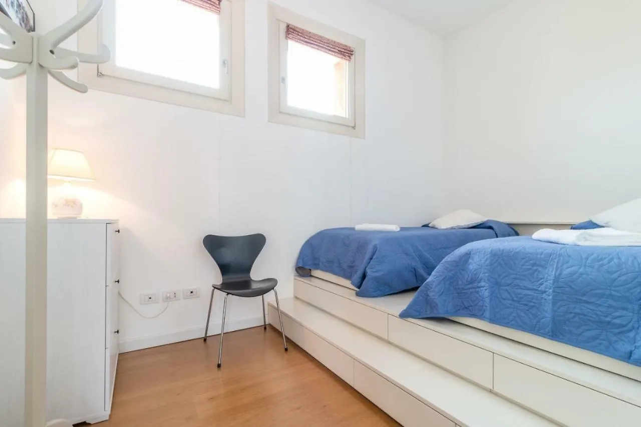 Apartment Carmini Canal View & Lift By Lionhost Venice